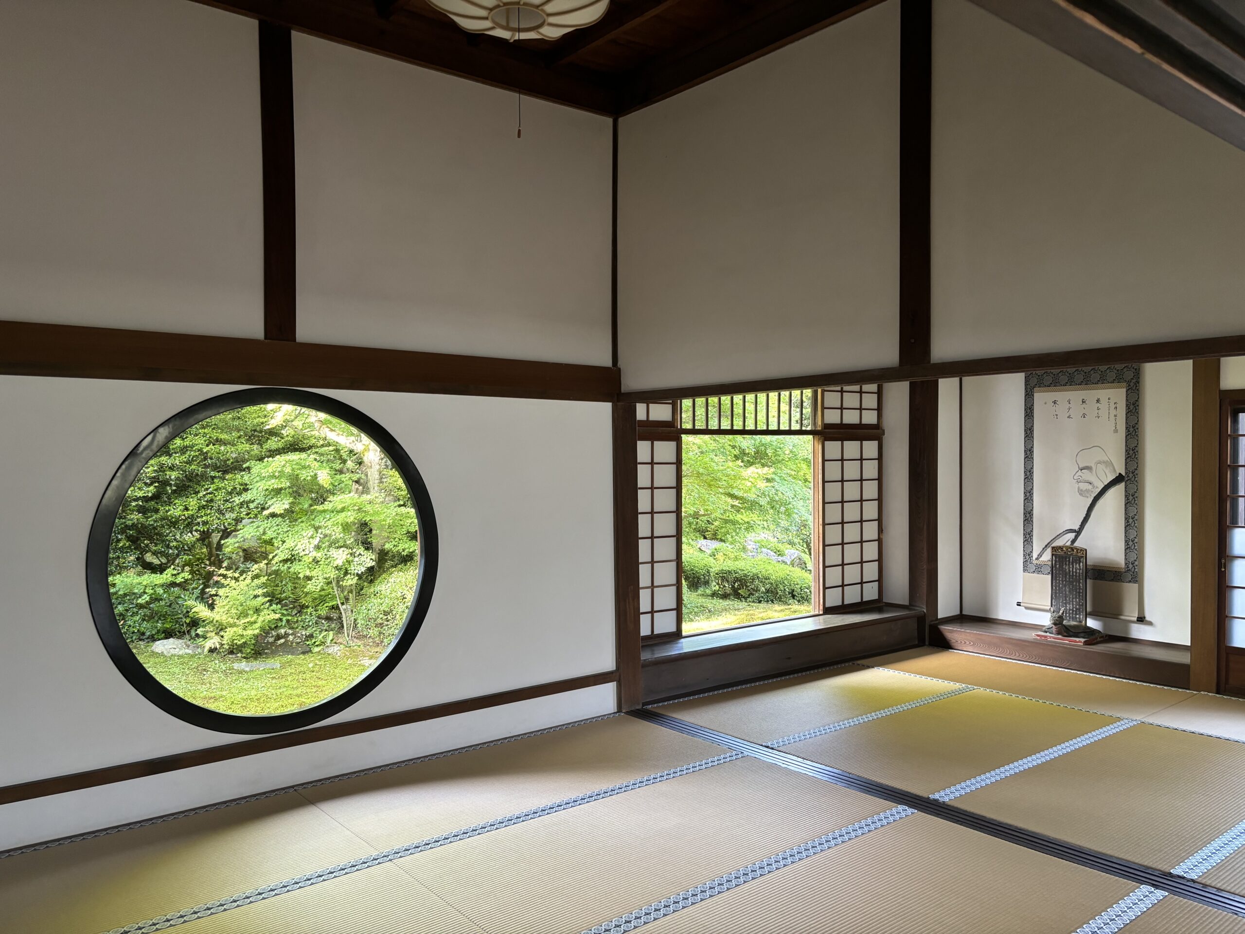 源光庵 悟りの窓 円形