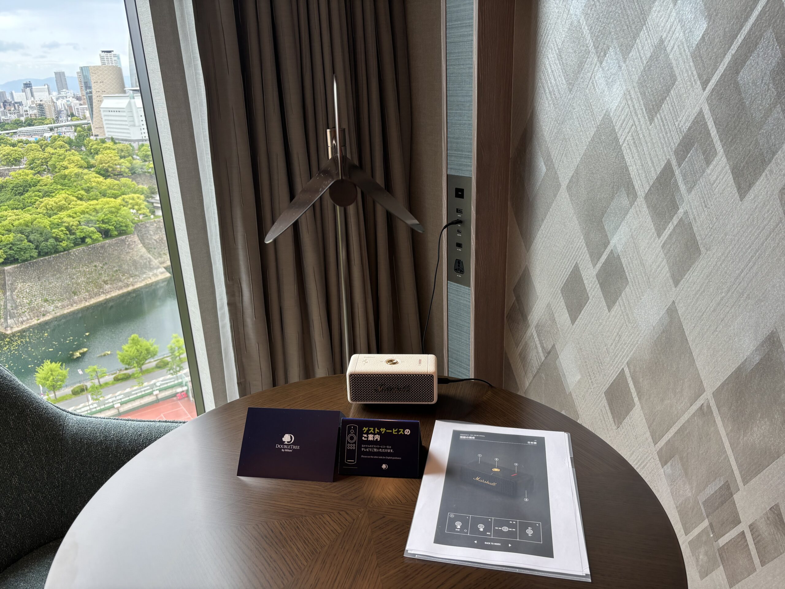 ダブルツリー大阪城公園 窓際 お堀の景色