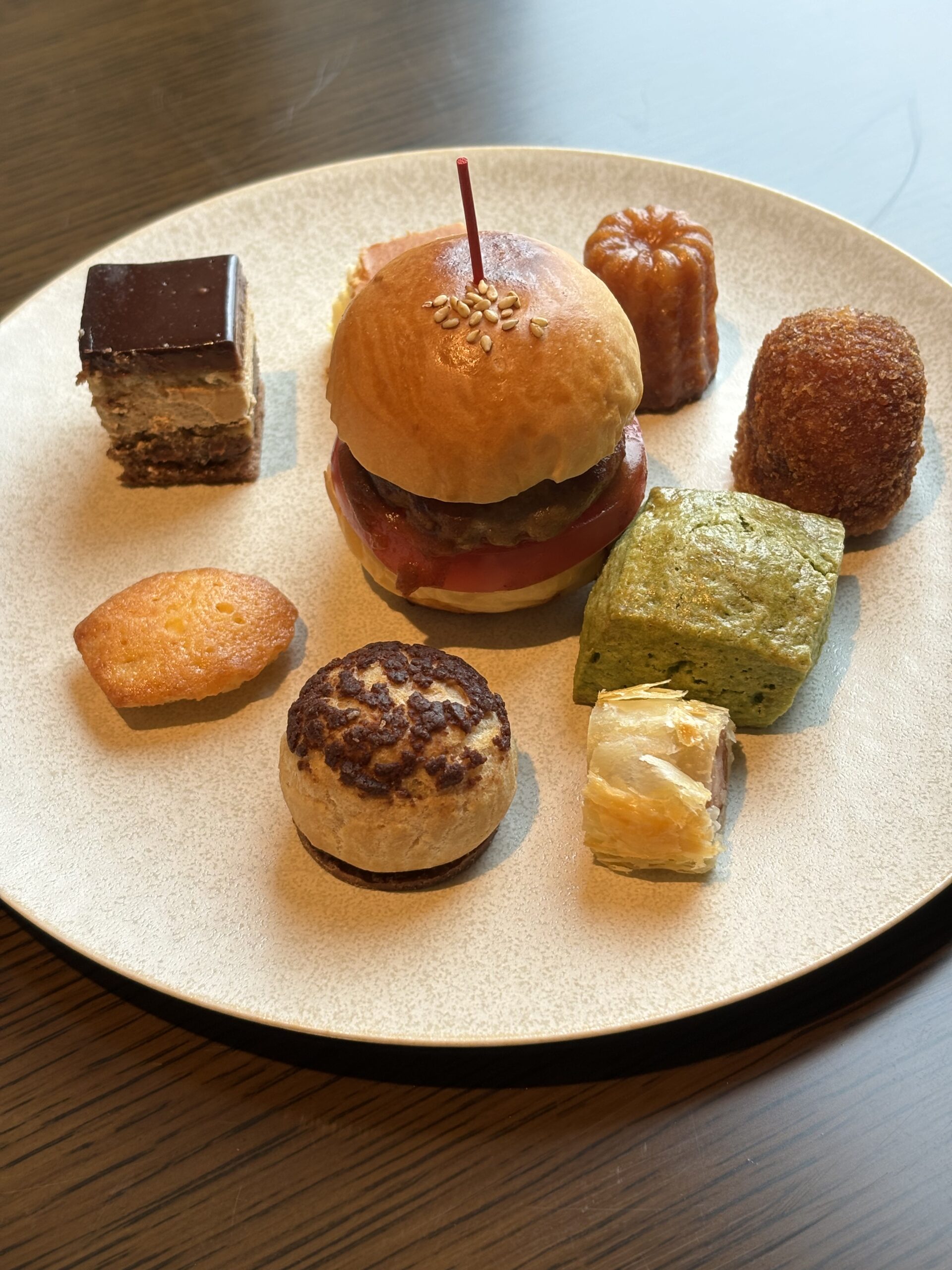 ダブルツリー大阪城公園 エグゼクティブラウンジ 軽食プレート