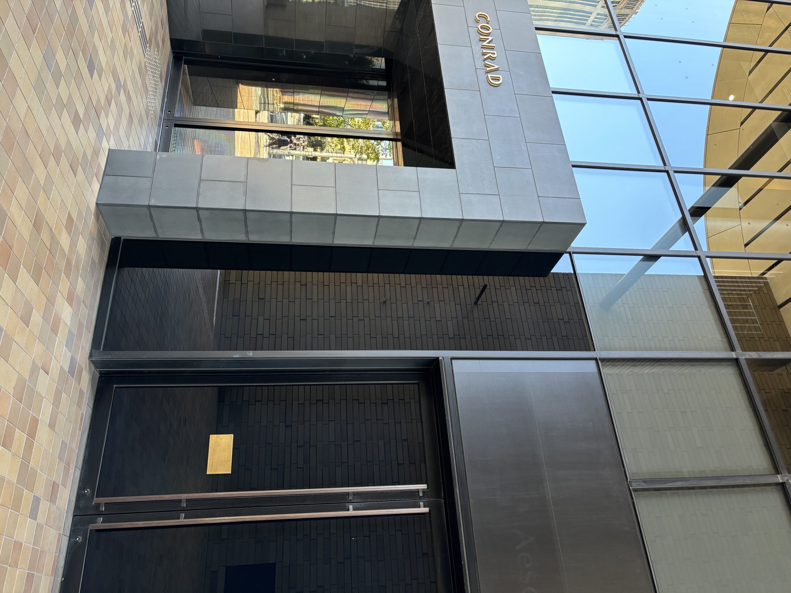 コンラッド大阪 エントランス