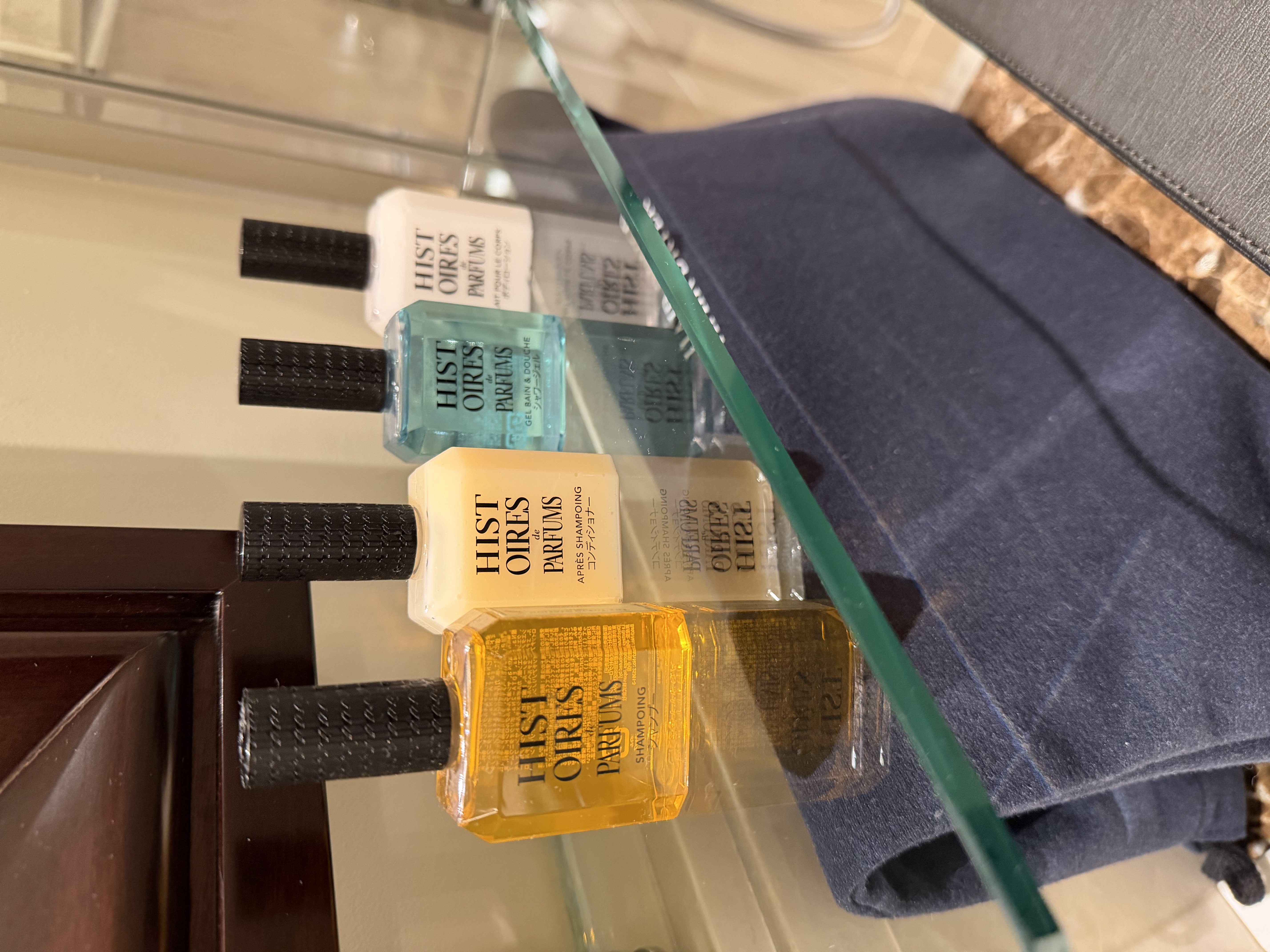 東京ステーションホテル 深夜 改札清掃 窓から