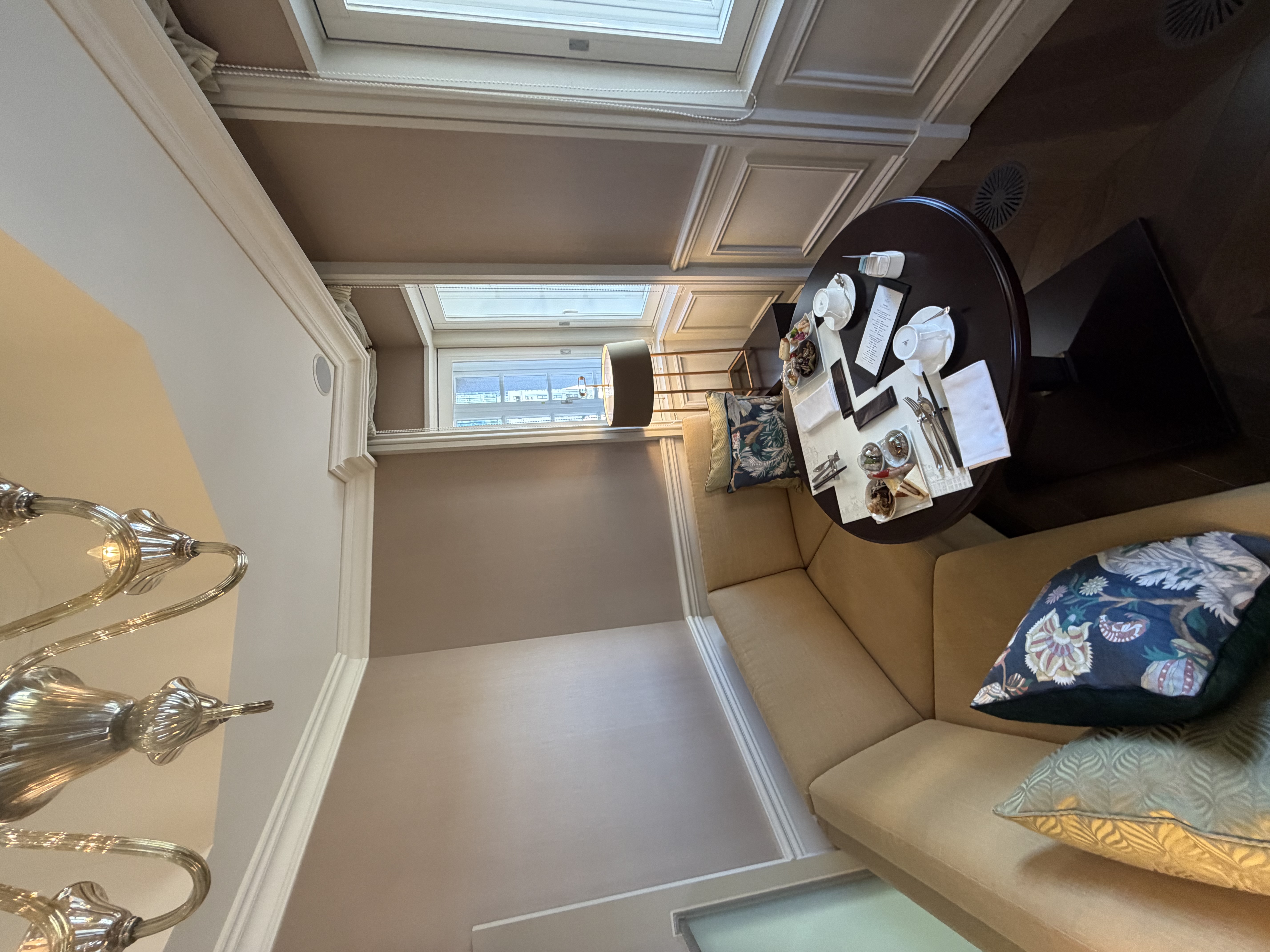 東京ステーションホテル ロビーラウンジ カフェ インテリア