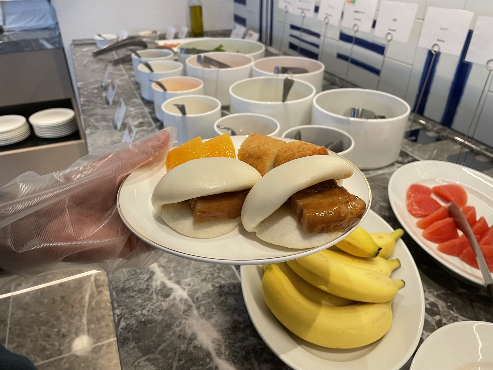 ヒルトン長崎 エグゼクティブラウンジ 稲佐山ビュー 大理石テーブル