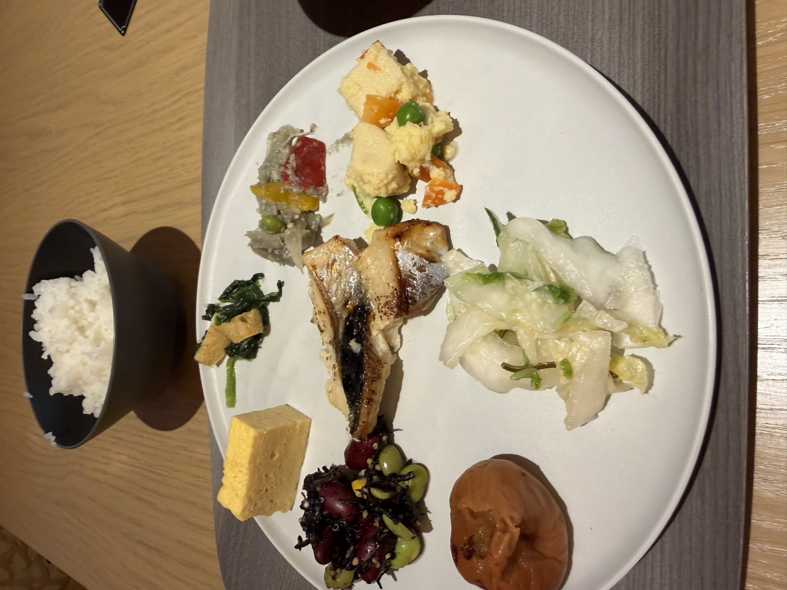 ダブルツリーbyヒルトン京都駅前 朝食ビュッフェ｜自分で盛り付けた和テイストワンプレート