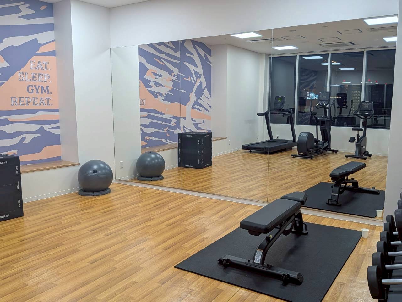 20階ジム別アングル EAT.SLEEP.GYM.REPEAT