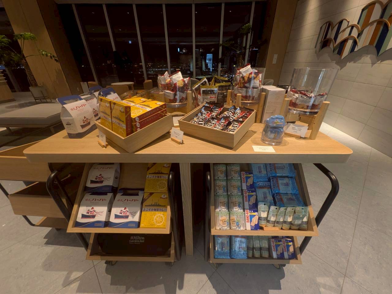 1Fお土産売場アップ