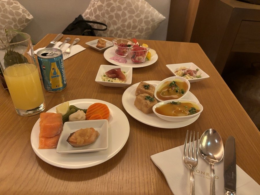 コンラッド東京 エグゼクティブラウンジのカクテルタイム