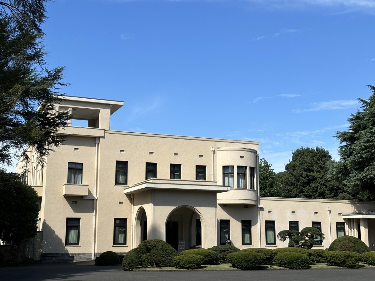東京都庭園美術館(旧朝香宮邸)のアール・デコ様式の外観