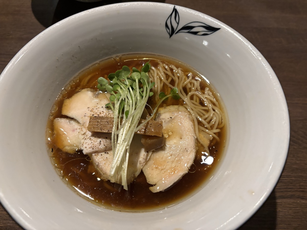 錦iwamotoの瀬戸内吟醸系らぁ麺(醤油)