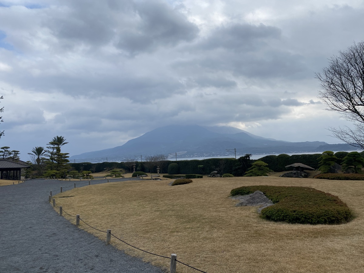 仙巌園の庭園から望む桜島
