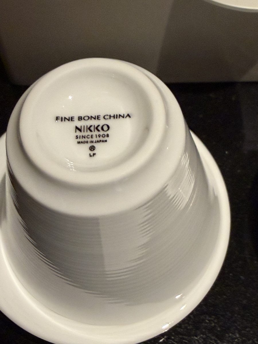 客室のNIKKOのカップ